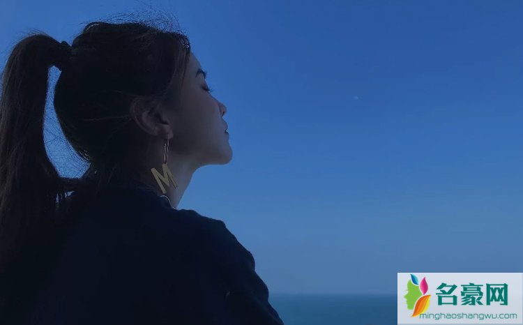 爱笑的沐沐