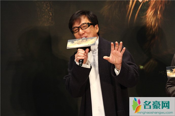 成龙原名叫什么
