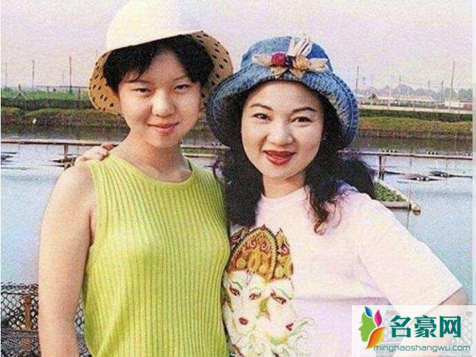 白冰冰和女儿旧照