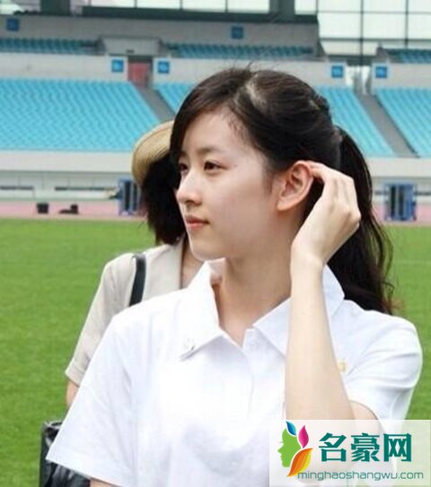 奶茶妹妹章泽天图片 章泽天真实身高体重