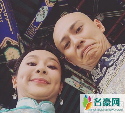 杨紫晒张一山秦俊杰合影 左拥右抱欢乐多