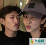 杨紫晒张一山秦俊杰合影 左拥右抱欢乐多