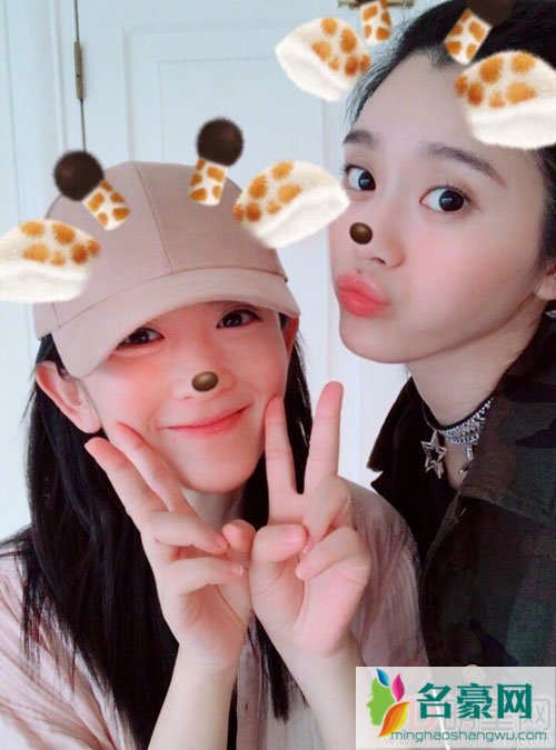 刘嘉玲个人品牌亮相时装周 谢娜挺孕肚捧场