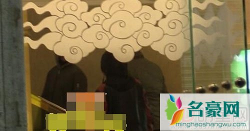 窦靖童给周迅庆生 没想到她们关系如此亲密