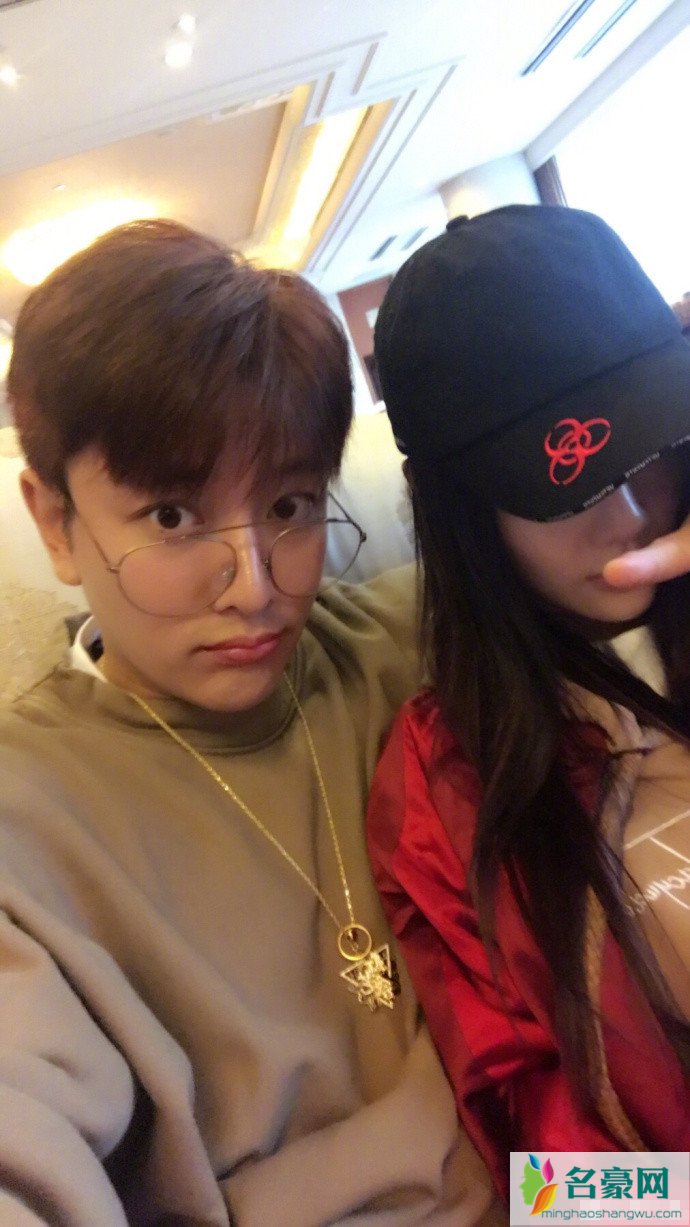 贾乃亮李小璐过二人世界 他们一家子好幸福 娱乐圈的好榜样