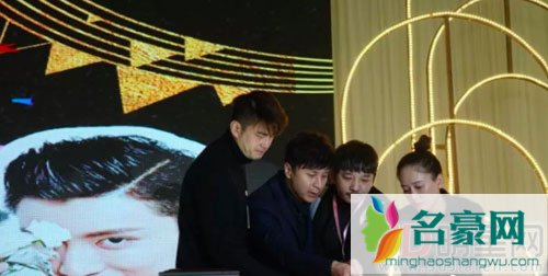 乔任梁追思会陈乔恩到场 更博后秒删