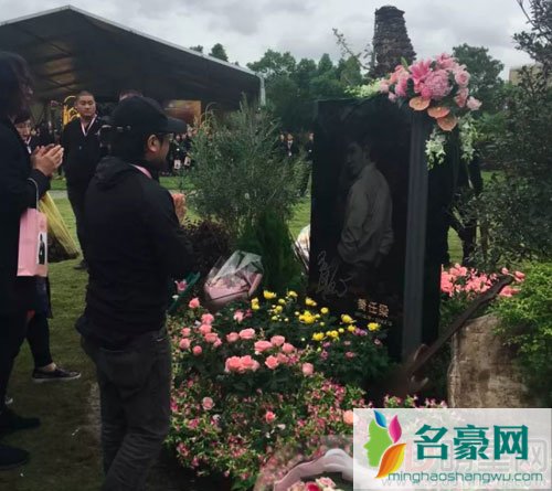 乔任梁追思会陈乔恩到场 更博后秒删