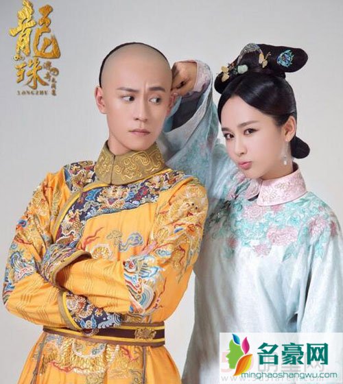 杨紫秦俊杰周年纪念日 暗戳戳发糖秀恩爱