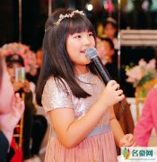 李湘曝王岳伦送玫瑰 不是随便一个女主持都能这么