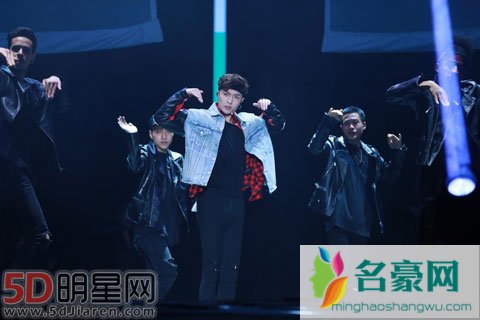 张艺兴否认要参加《中国有街舞》 被问起鹿晗恋情露小尴尬