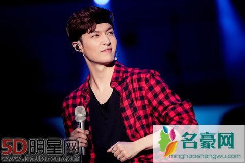 张艺兴否认要参加《中国有街舞》 被问起鹿晗恋情露小尴尬