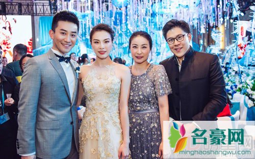 吴敏霞上海婚礼 与郭晶晶再度同框