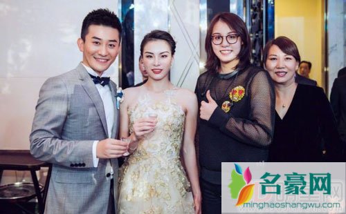 吴敏霞上海婚礼 与郭晶晶再度同框