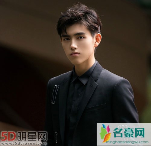陈飞宇撞脸吴亦凡 陈凯歌之子进军演艺圈