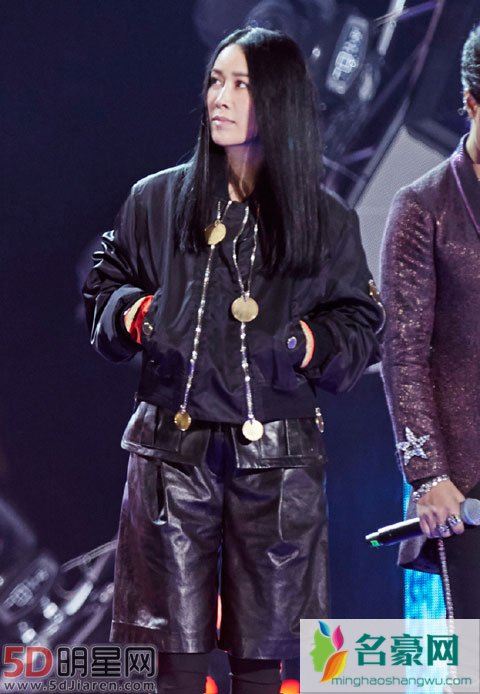 那英确定不参加下一季《新歌声》 《歌手》总导演洪涛手滑点赞可以发毒誓
