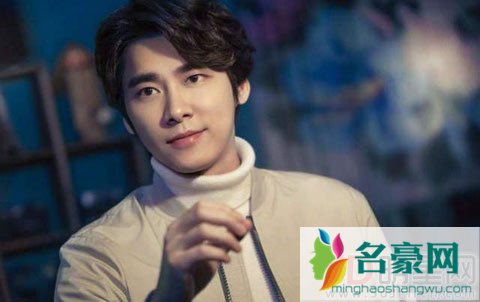 排队办证和李易峰待四个小时 被认出还冒充吴亦凡