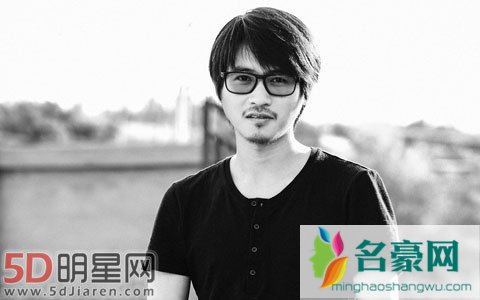 韩寒点评国庆上档的三部电影作品 网友打趣影评有风险