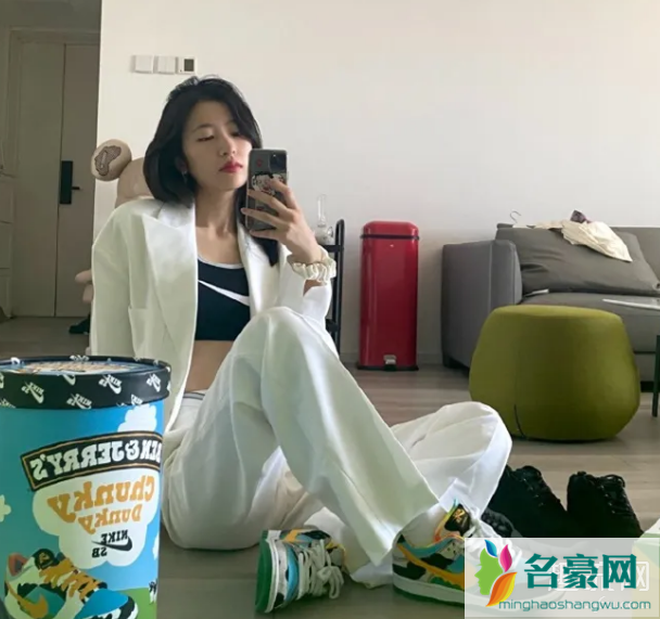 周雨彤上脚球鞋推荐,又一个很会穿的宝藏女鞋头!