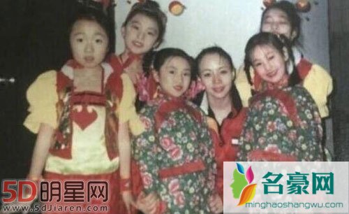 时隔多年又同框 郑爽宋丹丹同台演出