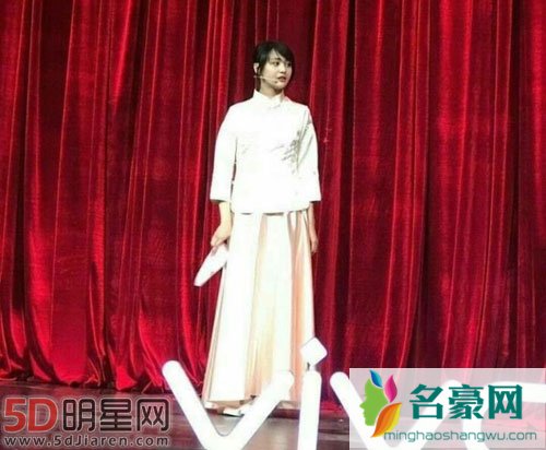 时隔多年又同框 郑爽宋丹丹同台演出