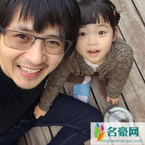 韩寒女儿韩小野曝光 韩寒和韩小野父女