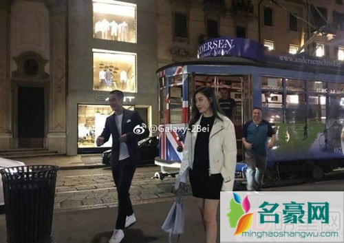蒋劲夫张天爱米兰偶遇 俊男美女合照亮眼