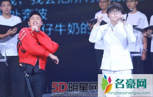 杨幂因喊麦哥三个字被骂 天佑直播中回应