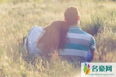 男生眼中什么样的女生好看，男生与女生在爱情中的