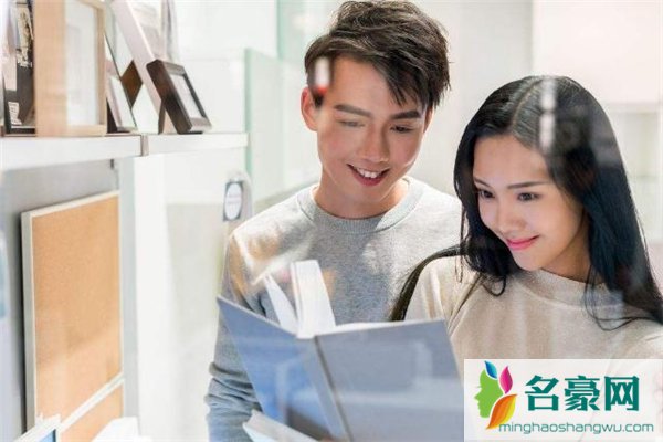 和闺蜜喜欢同一个人该追吗 我和闺蜜喜欢同一个人怎么办