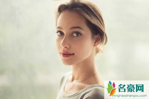 和刚认识的女生怎么聊天 和女孩子聊天怎么找话题