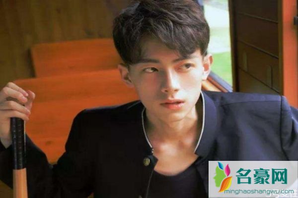 第一次约会女生带闺蜜是为什么 约会女生带闺蜜什么意思