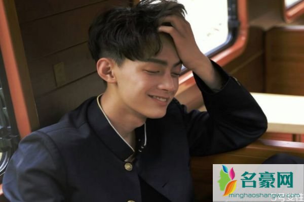 第一次约会女生带闺蜜是为什么 约会女生带闺蜜什么意思