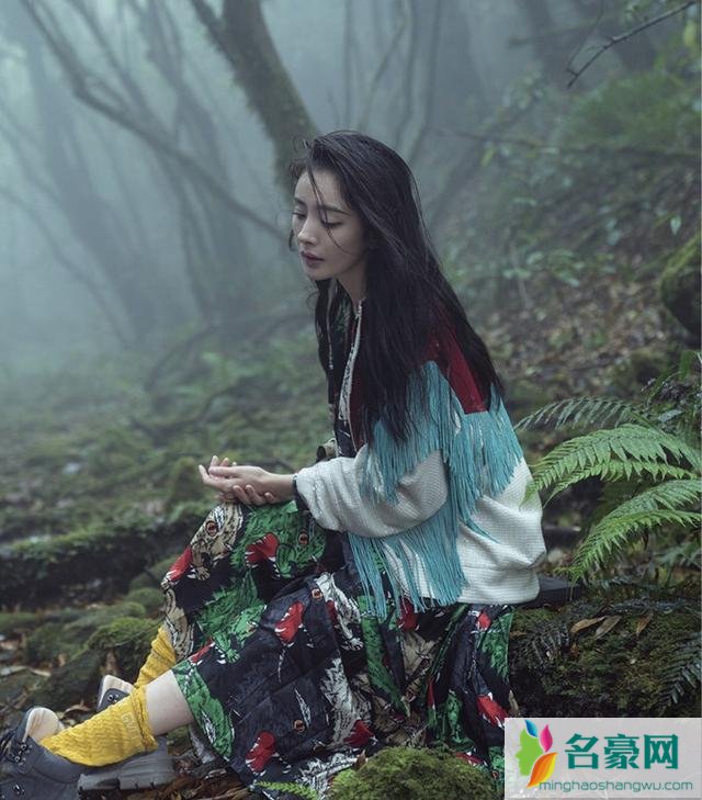 今年露袜子才是真时髦！看看杨幂你就知道了！