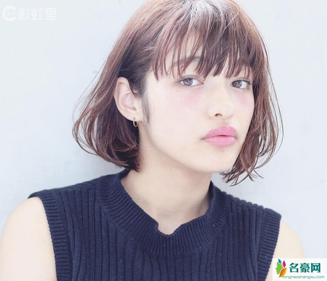 时尚短发女4