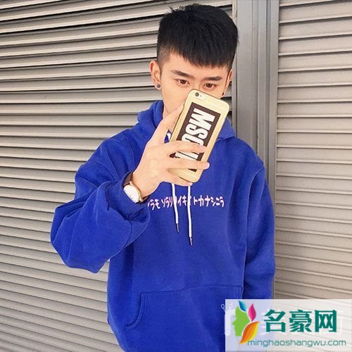 两边铲超短发发型