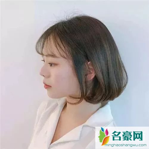 2019女生短发流行趋势，齐发尾短发发型图片4