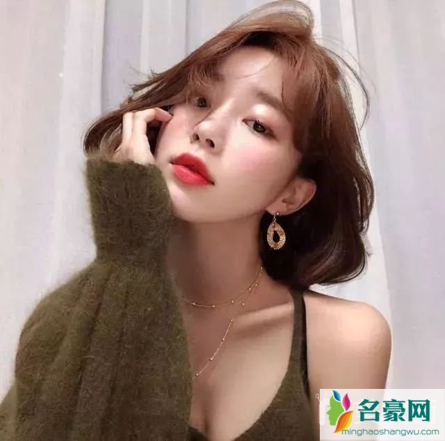 2019女生短发流行趋势，齐发尾短发发型图片12