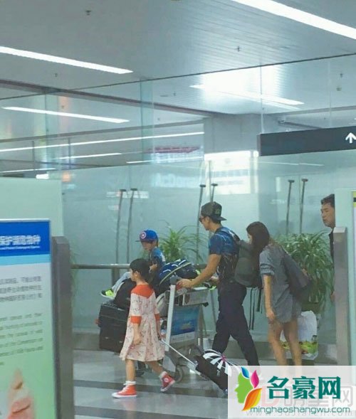 曝爸爸去哪儿5停播 杜江却带儿子照常录制
