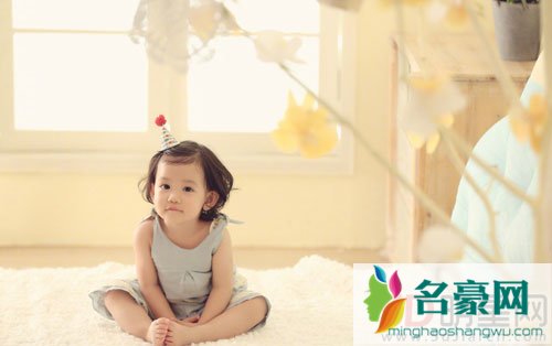 杨烁女儿正脸曝光 杨烁的妻子是谁