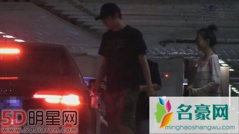 林更新这次女友不是网红 与王丽坤吃路边摊逛别墅