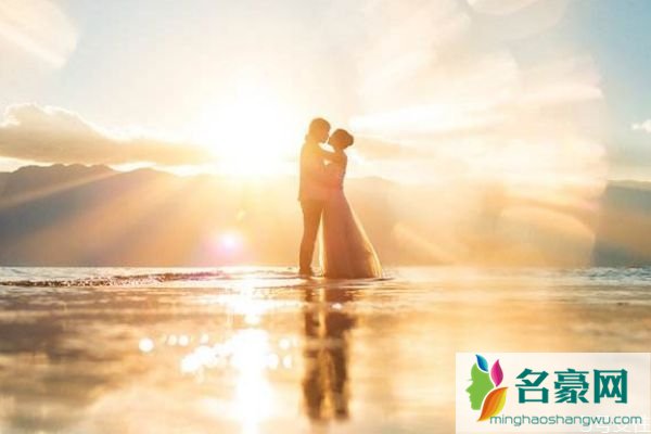 如何给女朋友一个浪漫的万圣节呢 万圣节应该去那里呢