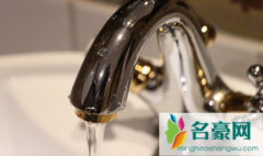 自来水氟超标对人体的危害 长期用含氟的自来水洗