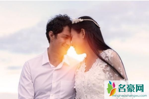 女生陷入热恋期的表现特征 女人陷入热恋的感觉