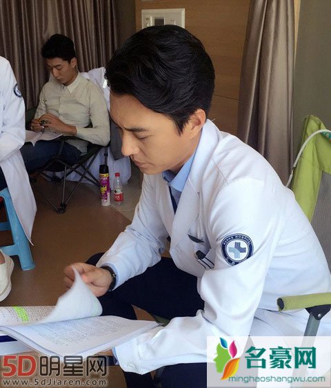 金星又批评靳东没演技了 网友表示虽毒舌但在理