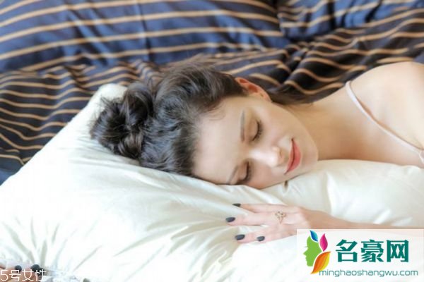 男生喜欢什么类型的女生 男生喜欢高的女生还是矮的女生