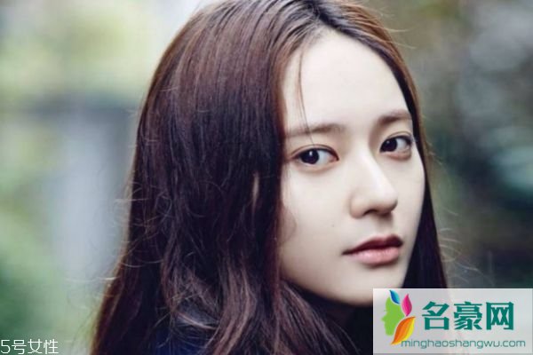 怎么看出一个女生有没有虚荣心 判断爱慕虚荣的女孩子