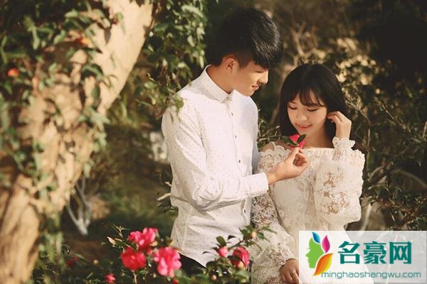 女孩子不会撒娇怎么办 女孩怎样在男友前撒娇