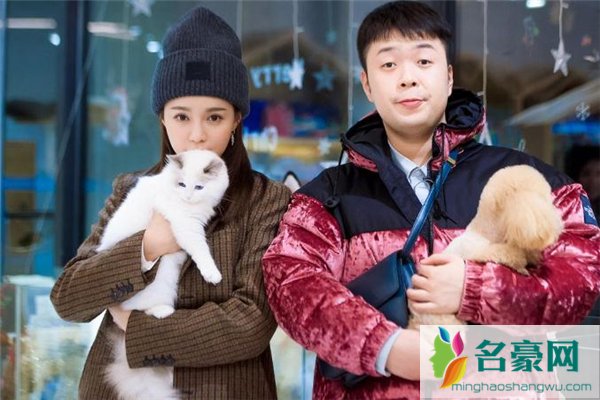 女朋友心烦怎么安慰 女朋友心烦怎么哄她