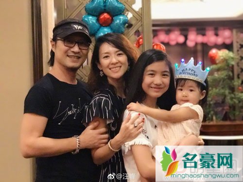 汪峰为演唱会积极准备 获章子怡偷偷探班 