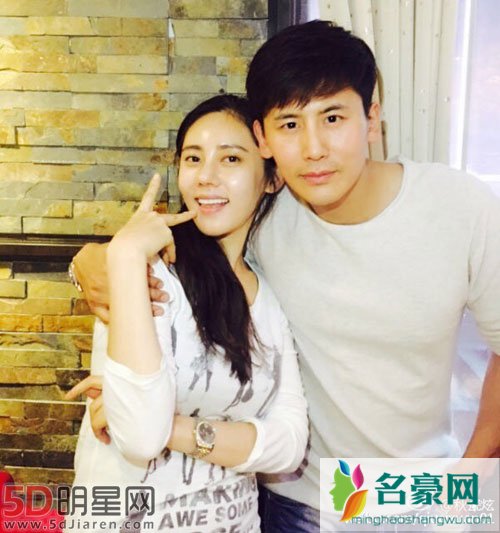 秋瓷炫终于成了中国媳妇 和于晓光结婚证曝光
